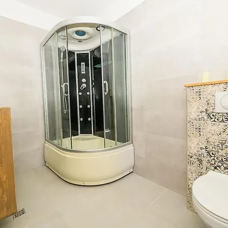 Apartment Stunning Beachfront With Roof Terrace *